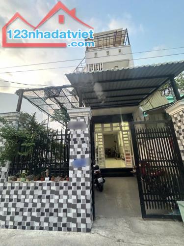 NHÀ GÓC 2 MẶT TIỀN HẺM CÁCH NVT 30M - NHÀ BÈ - LONG THỚI- QUÁ HỜI 4TY5