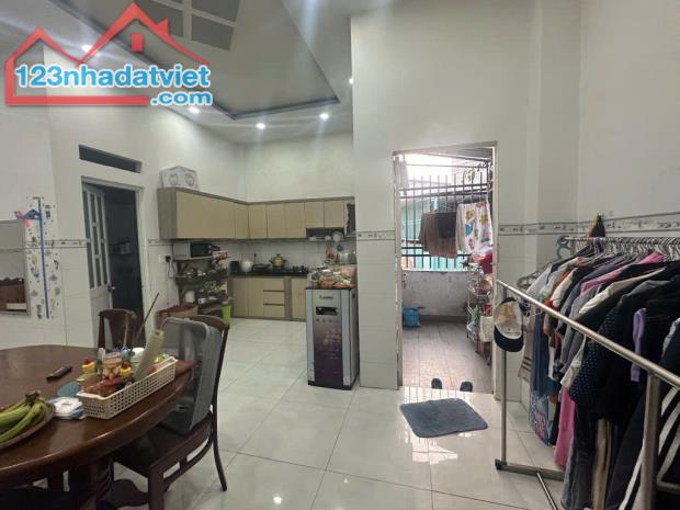 NHÀ GÓC 2 MẶT TIỀN HẺM CÁCH NVT 30M - NHÀ BÈ - LONG THỚI- QUÁ HỜI 4TY5 - 3