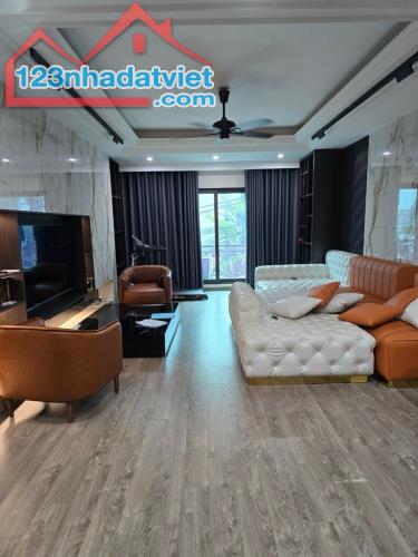 💥 Bán nhà Mễ Trì Hạ, 55m x 5T, gara 2 ô tô, ngõ thông ô tô tải, kinh doanh đỉnh