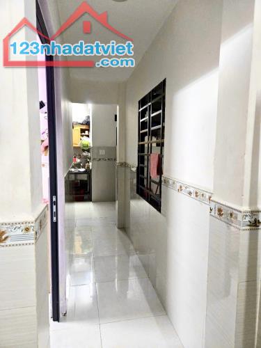 CẦN BÁN NHÀ 🏘️ HIỆP THÀNH - HẺM 5M - 2 TẦNG - QUẬN 12.  ❗Gần 60m2 - ngang 5m  👉chỉ 4❌tỷ - 2