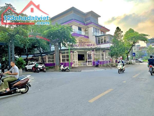 Bán BT Tây Nam Linh Đàm, siêu phẩm trung tâm Hoàng Mai, lô góc, hiếm nhà bán. 180m2 46 tỷ