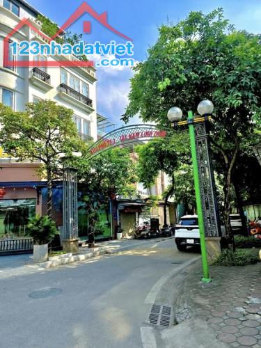 Bán BT Tây Nam Linh Đàm, siêu phẩm trung tâm Hoàng Mai, lô góc, hiếm nhà bán. 180m2 46 tỷ - 1
