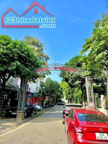 Bán BT Tây Nam Linh Đàm, siêu phẩm trung tâm Hoàng Mai, lô góc, hiếm nhà bán. 180m2 46 tỷ - 2