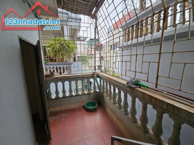 BÁN NHÀ PHỐ THÁI THỊNH LÔ GÓC 3 THOÁNG - CÁCH MẶT PHỐ 30M - 3