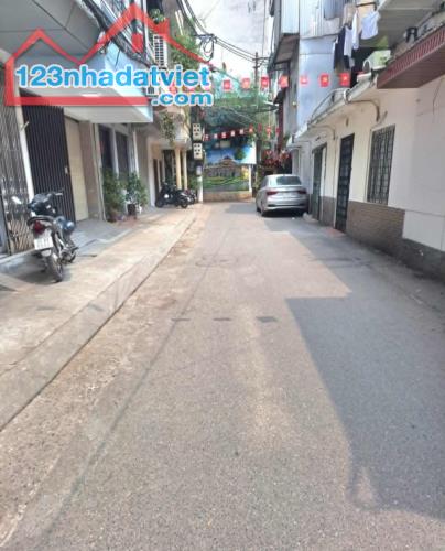 BÁN GẤP NHÀ BA ĐÌNH GIÁP RANH TÂY HỒ HOÀN KIẾM KD GARA Ô TÔ 40M X 4 TẦNG MT 5M 11,5 TỶ