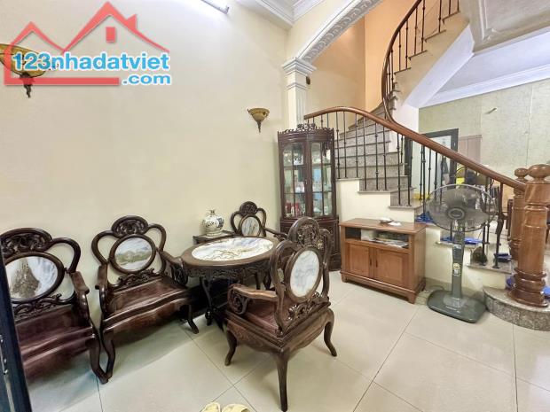 BÁN NHÀ PHỐ VỌNG – HAI BÀ TRƯNG, PHÂN LÔ CỰC ĐẸP, ĐƯỜNG Ô TÔ THÔNG, 4 TẦNG DIỆN TÍCH RỘNG.