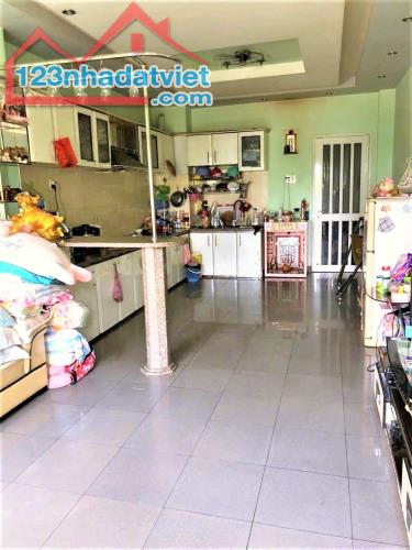 10 TỶ HƠN - NHÀ QUẬN 1 GẦN MT BÙI VIỆN - DT 5X13M 2 TẤM ĐÚC - 4PN VUÔNG VỨC - CHO THUÊ CAO