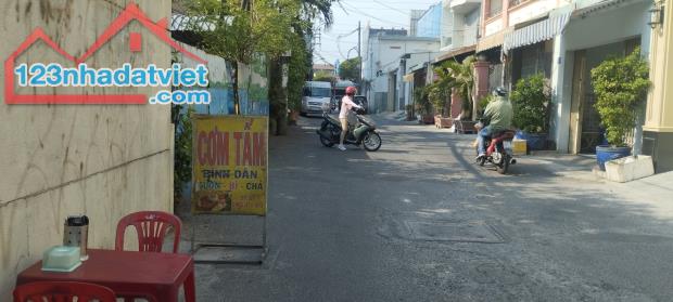 A013Q6 - HXT 8m, gần CV Phú Lâm Ph.12 Q.6, DT 48m2, BTCT 2 tầng 2PN, sổ A4, CHỈ 6.3 tỷ TL