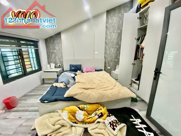 TẬP THỂ ĐẠI HỌC THƯƠNG MẠI-CẦU GIẤY-DT 40M2-950 TRIỆU-2 NGỦ-ÔTÔ ĐỖ CỔNG-KINH DOANH