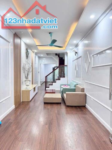 Bán nhà Vũ Tông Phan dòng tiền nhận lãi 12 tháng đều đều 48m2 – 5T – Nhỉnh 10.55 tỷ.