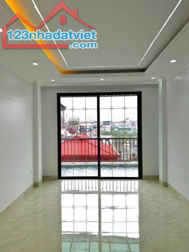 Nha dẹp tai khi cầu giấy co thang máy đẹp long lanh