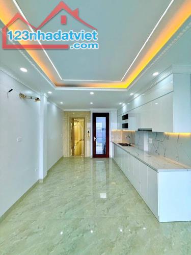 Nha dẹp tai khi cầu giấy co thang máy đẹp long lanh - 2