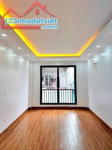 Nha dẹp tai khi cầu giấy co thang máy đẹp long lanh - 5