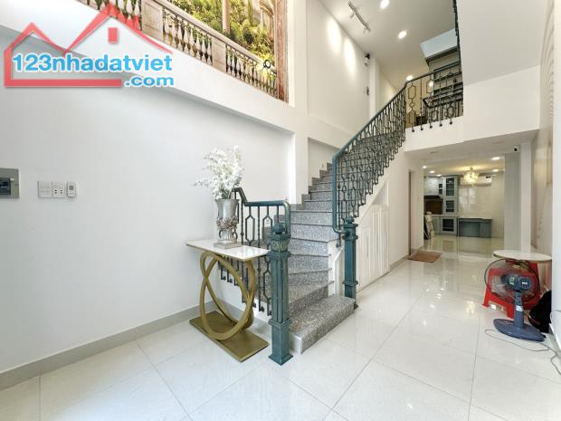 GẤP BÁN NHÀ 5 TẦNG, HẺM Ô TÔ GẦN MT - TRẦN KHẮC CHÂN - QUẬN 1 - NHỈNH 13 TỶ - 5