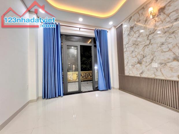 Bán nhà ĐẸP 1 Trệt 2 Lầu Dĩ An,đường nhựa 10m, full nội thất,gần TTYT - 4