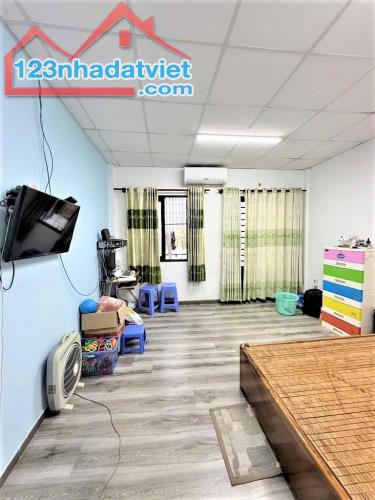 6 TỶ TL - NHÀ HOÀNG HOA THÁM P13 TÂN BÌNH - KẾ BÊN NHÀ GA T3 - 58M² 2 TẤM ĐÚC ĐẸP VUÔNG A4 - 3