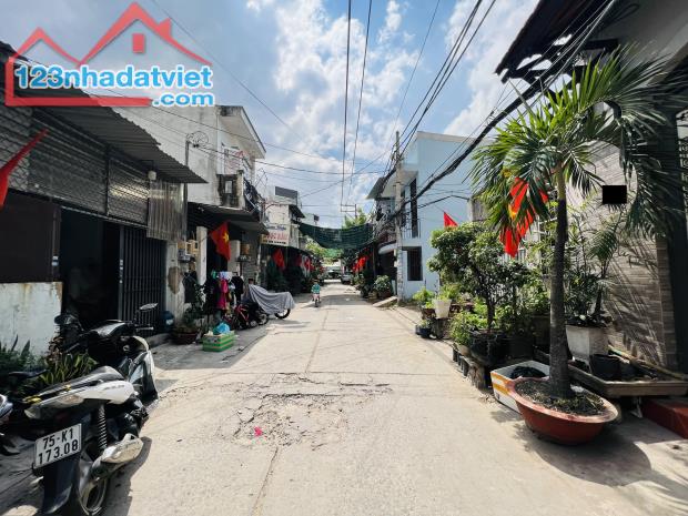 Bán Nhà C4 HXH Đường Số 11 Kênh Tham Lương Giáp Tân Phú 63m2 (4x16) Giá Tốt 4,45 Tỷ SHR - 1