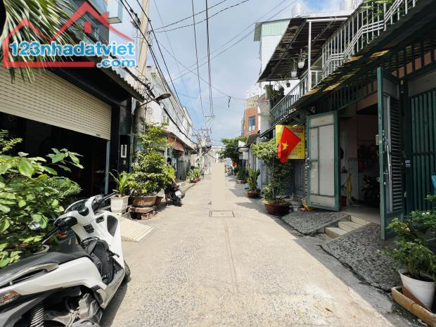 Bán Nhà C4 HXH Đường Số 11 Kênh Tham Lương Giáp Tân Phú 63m2 (4x16) Giá Tốt 4,45 Tỷ SHR - 2