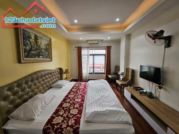 Bán khách sạn Đàm Quang Trung Long biên 121m 7t mt 7m giá 28 tỷ doanh thu 1 tỷ/năm - 2