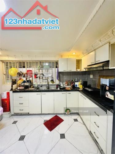 Bán nhà riêng 10x tỷ, 58m2 tại Nguyễn Thị Tần, Quận 8, có dòng tiền - 1
