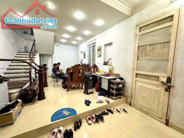 Bán nhà 5 tầng Võng Thị - Diện tích 50m2 - Hai mặt thoáng - Đường ô tô tránh 16 TỶ - 4