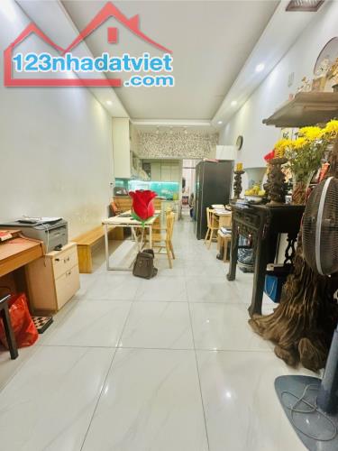 Bán nhà Thành Thái, Q.10, Hẻm Khủng 5m, 8x  tỷ