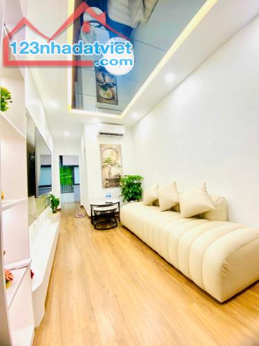 CẦN BÁN CĂN HỘ TẬP THỂ MẶT PHỐ THI SÁCH - TRẦN XUÂN SOẠN, HBT, 65M2, FULL NỘI THẤT - VỀ Ơ