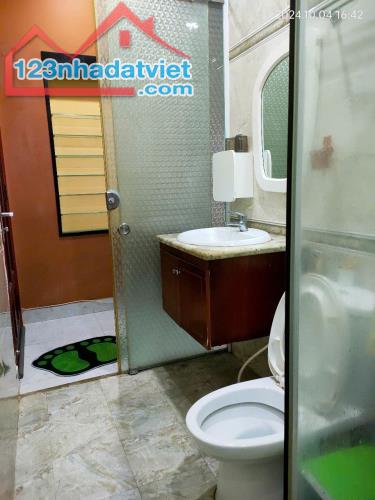 Bán CHDV hẻm xe tải sát đường Tạ Quang Bửu P2Q8. 8.5 tỷ - 2