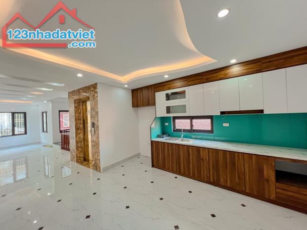 BÁN NHÀ BÁN ĐẢO LINH ĐÀM, Ô TÔ, THANG MÁY 50M2, 5 TẦNG, MT5M, 12.5 TỶ