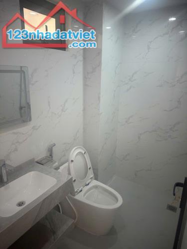Nhà An Dương 6 tầng - Có thang máy - Hai mặt thoáng - Sổ đỏ vuông đẹp 47m2 - 5