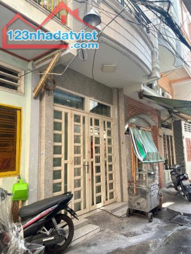 Nhà 3 tầng hẻm thông đường Trần Bình Trọng P2Q5. 5.7 tỷ - 2