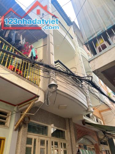 Nhà 3 tầng hẻm thông đường Trần Bình Trọng P2Q5. 5.7 tỷ - 3
