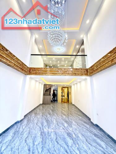 BÁN NHÀ MỚI PHÂN LÔ TAM TRINH - 8T THANG MÁY X 52M2 - GARA Ô TÔ - NGÕ THÔNG 5M - NỞ HẬU - 1