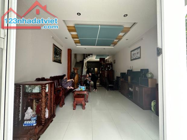 NGAY CỔNG VẠN PHÚC CITY, 4 TẦNG NỘI THẤT CAO CẤP ÔTÔ VÀO NHÀ 8,6X25 CHỈ 28 TỶ. - 4