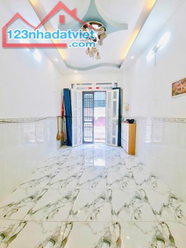 4.8 TỶ – NHÀ 2 LẦU BTCT THẾT KẾ HIỆN ĐẠI –  BẾN PHÚ ĐỊNH PHƯỜNG 16