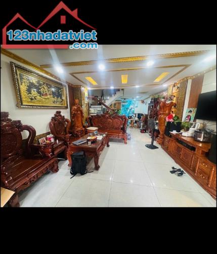 HIếm Lê Văn Sỹ_Trần Quang Diệu, Quận 3, 3 tầng, hẻm thông, ngang gần 5m, 46m2, 7.85 Tỷ