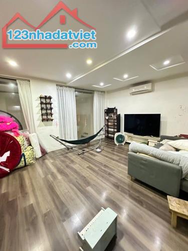 HIếm Lê Văn Sỹ_Trần Quang Diệu, Quận 3, 3 tầng, hẻm thông, ngang gần 5m, 46m2, 7.85 Tỷ - 3
