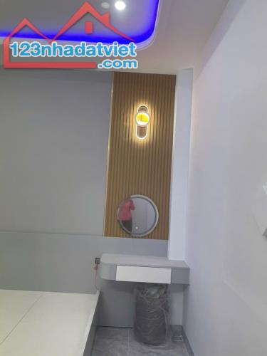 Cần bán gấp nhà 3 tầng, hẻm ô tô thông Đình Phong Phú Tăng Nhơn Phú B, 64m2, chỉ 7 tỷ X - 2