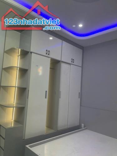 Cần bán gấp nhà 3 tầng, hẻm ô tô thông Đình Phong Phú Tăng Nhơn Phú B, 64m2, chỉ 7 tỷ X - 3
