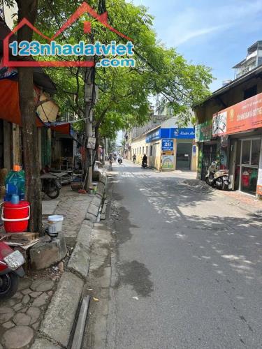 MẶT NGÕ TRẦN QUÝ CÁP. Ô TÔ TRÁNH. 25m2, 3 Tầng, Mặt Tiền 4.5m. Giá Cực Hiếm. 5 Tỷ