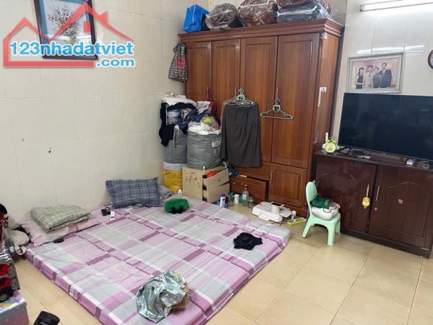MẶT NGÕ TRẦN QUÝ CÁP. Ô TÔ TRÁNH. 25m2, 3 Tầng, Mặt Tiền 4.5m. Giá Cực Hiếm. 5 Tỷ - 3
