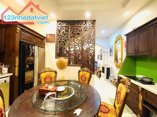 Bán nhà Kim Mã Thượng, Ba Đình, ngõ rộng, 2 ô tô tránh nhau, vài bước ra phố. Giá 16 tỷ - 2