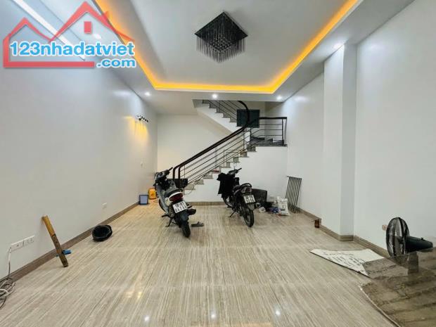 BÁN NHÀ PHỐ LẠC LONG QUÂN 48M2X5T GIÁ HƠN 9 TỶ