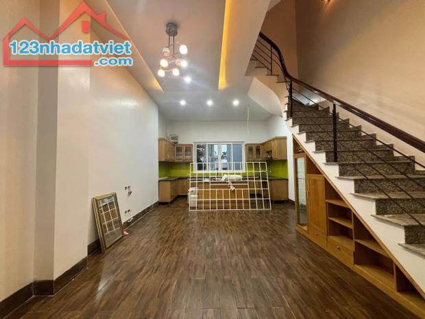 BÁN NHÀ PHỐ LẠC LONG QUÂN 48M2X5T GIÁ HƠN 9 TỶ - 1