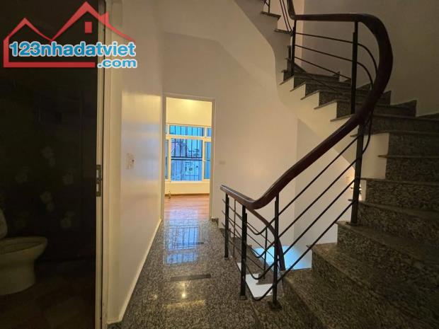 BÁN NHÀ PHỐ LẠC LONG QUÂN 48M2X5T GIÁ HƠN 9 TỶ - 3