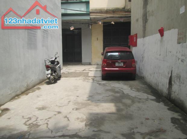 Tôi bán đất ngõ 2 Trần Phú 2 mặt đường ô tô tránh cạnh Làng VKCA 68m2 chỉ 9.9 tỷ. LH 09896