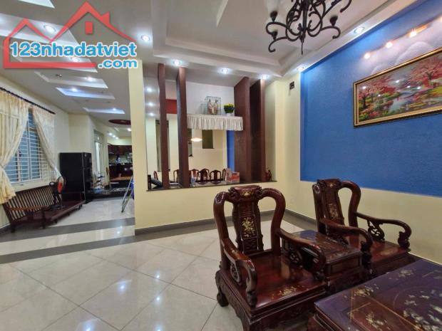 MẶT TIỀN CẠNH ĐH NGÂN HÀNG LINH CHIỂU - 234m2 - 3 TẦNG - 3