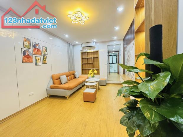 💥Tập thể tầng 3 Thái Thịnh 60m 2PN riêng, Nội thất mới toanh, nhỉnh 3 tỷ