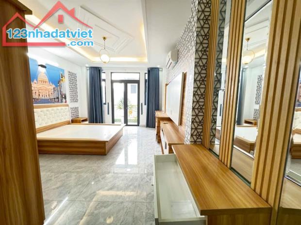 NHÀ CỰC ĐẸP QUANG TRUNG GV - KHU PHÂN LÔ - HXH  - DT 88M² - 5 TẦNG HƠN 10 TỶ - FULL NT - 5