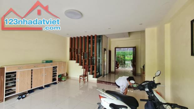 Bán gấp LK Geleximco 87m 5 tầng thang máy nhập nhỉnh 19 tỷ ô tô tránh kinh doanh